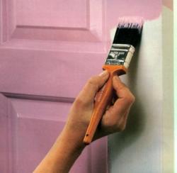 Как покрасить белые двери: 9 простых шагов.